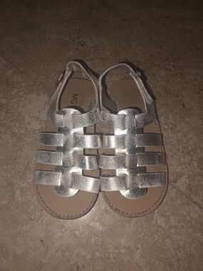MG Baby Girls Distressed Metallic Silver Gladiator Sandals | Size 24 / US 8